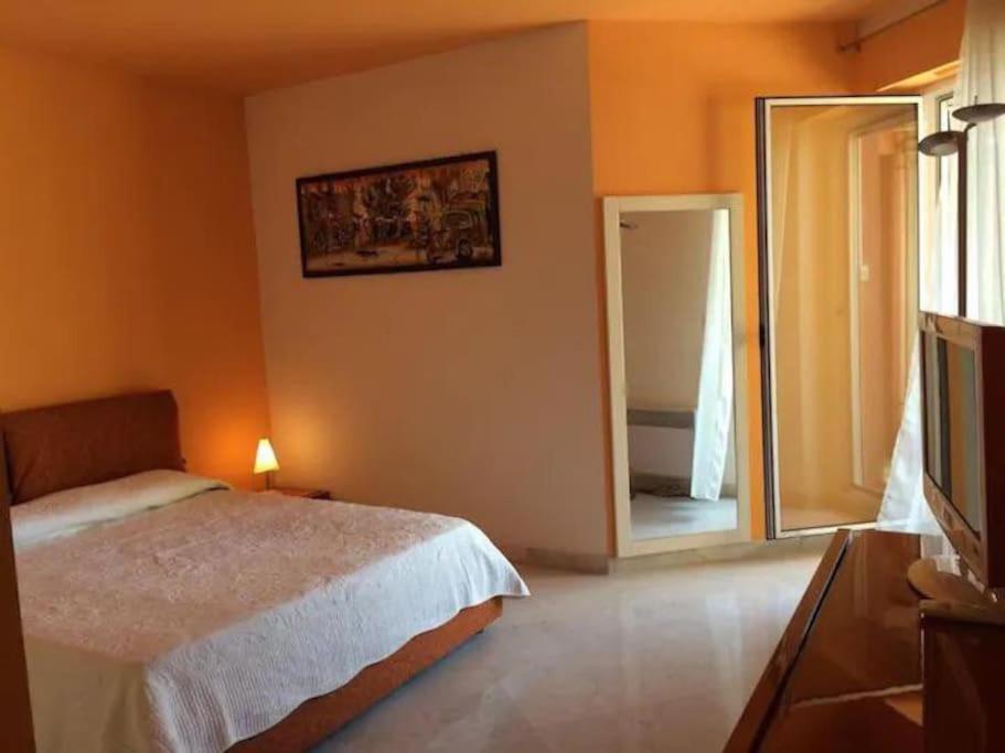 Victoria Bilocale Centro Citta E Vista Mare Leilighet Menton Eksteriør bilde